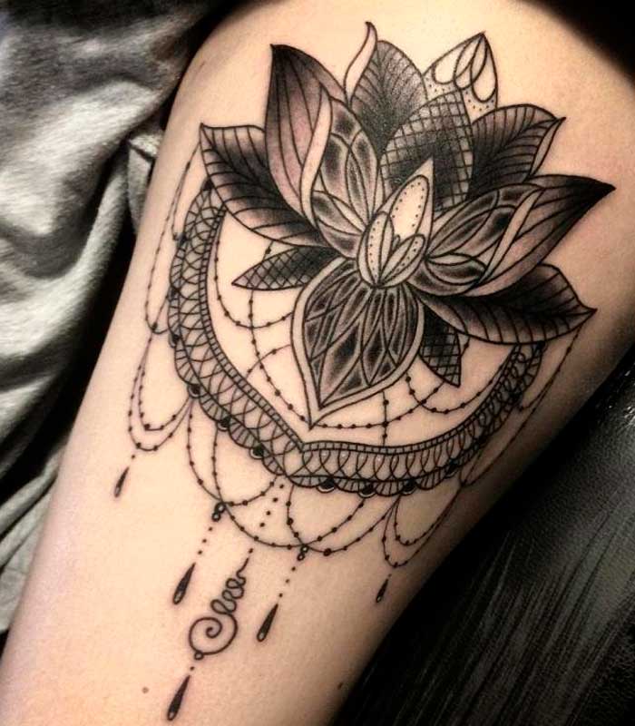 Tatuaje flor de loto negra