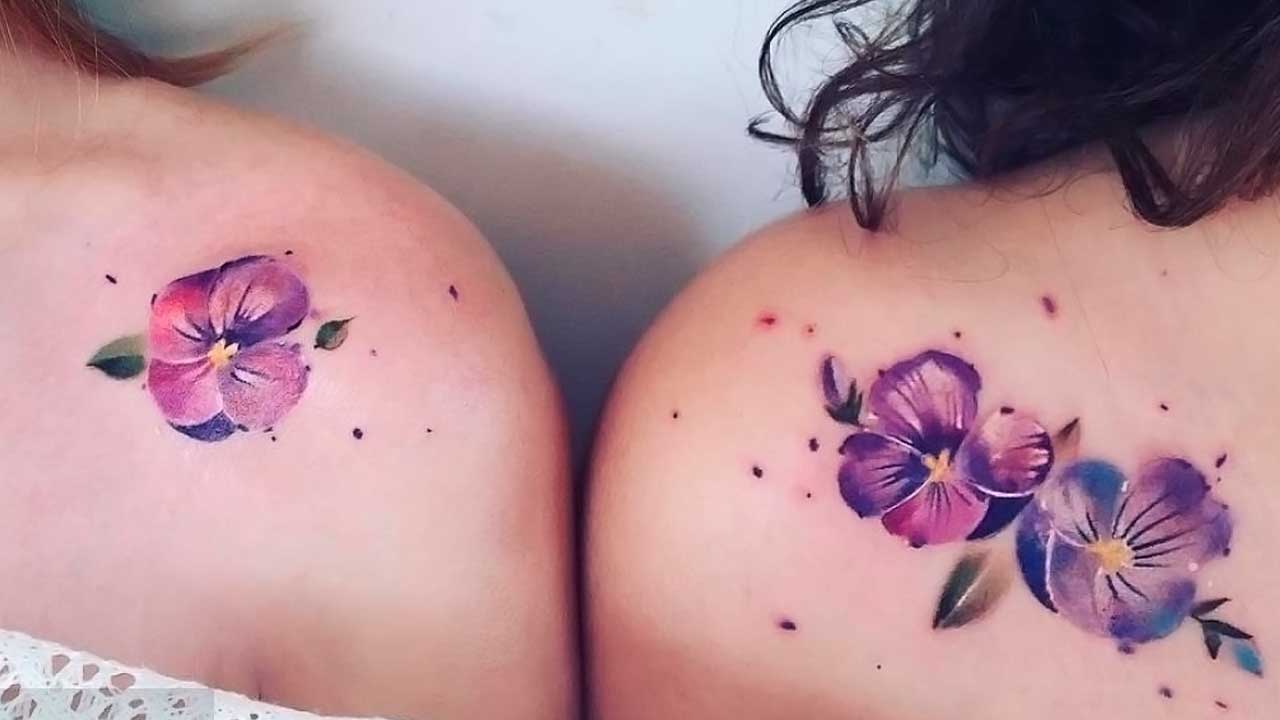 【Tatuajes violetas】🟣 Significados y mejores diseños ✅