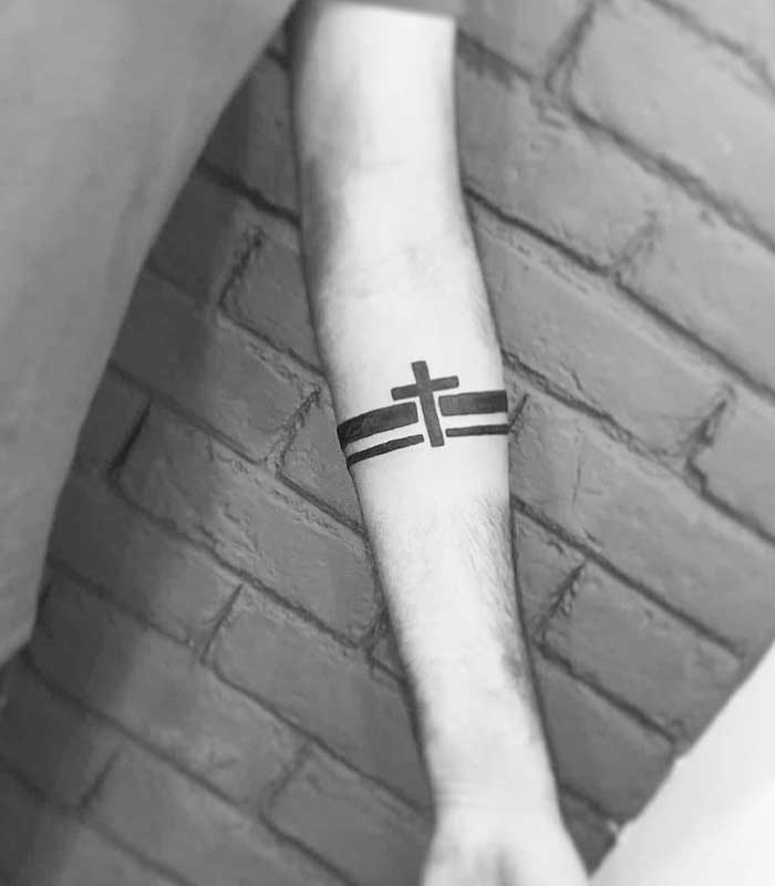 tatuajes de cruces para hombres