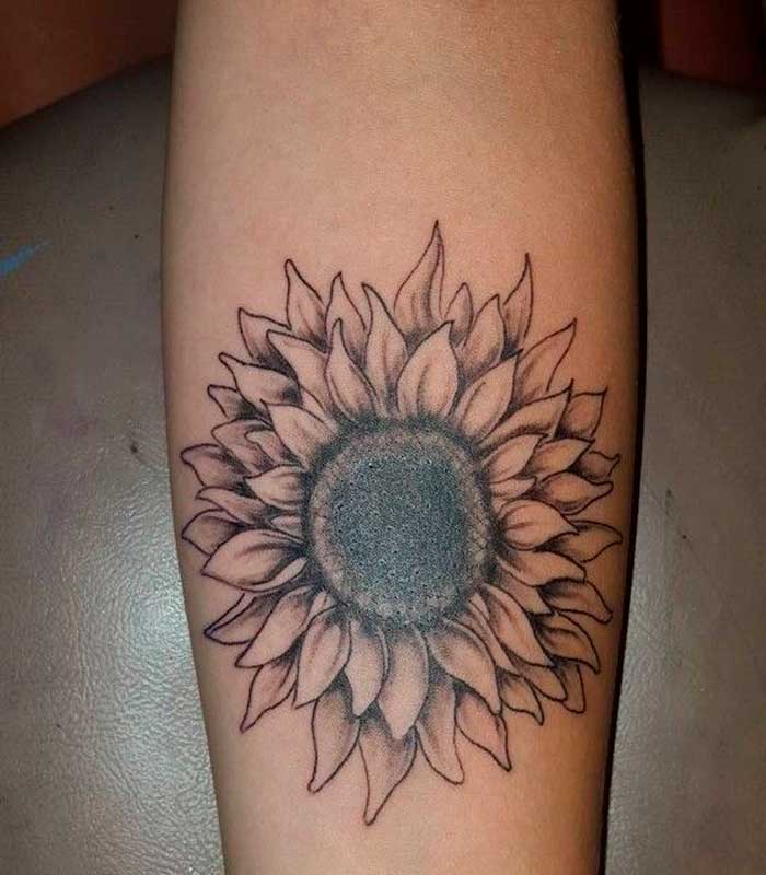 Tatuajes de girasoles】 ? Significado y mejores diseños ✓