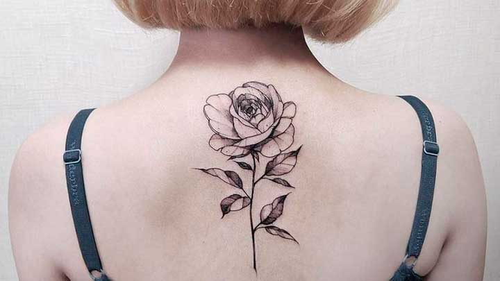 tatuaje de una rosa hermoso y minimalista significadodetatuajes.org 1
