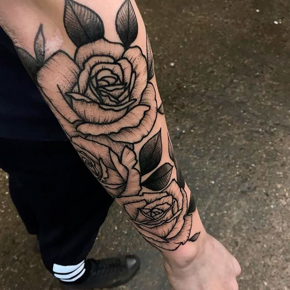 tatuajes de rosas para hombres 10