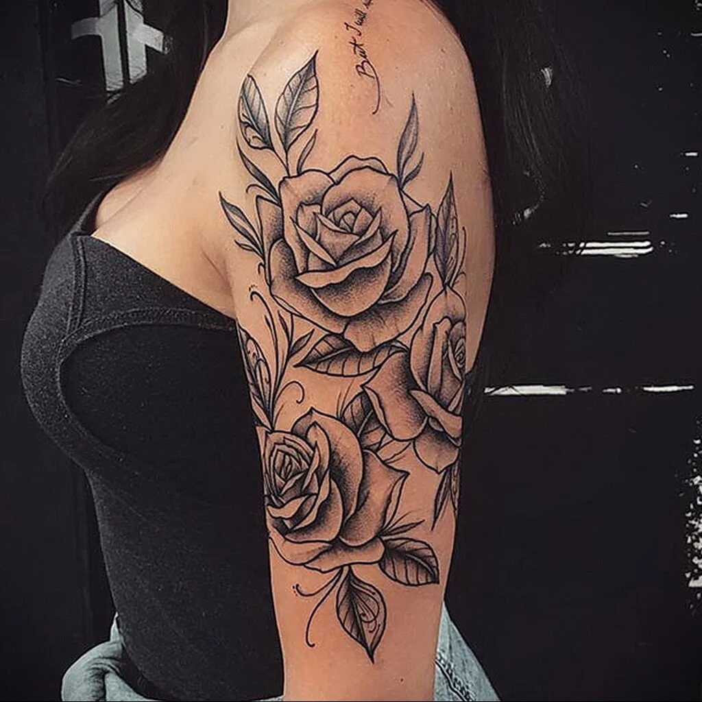 Tatuajes de rosas: 🌹 Significado+100 imágenes