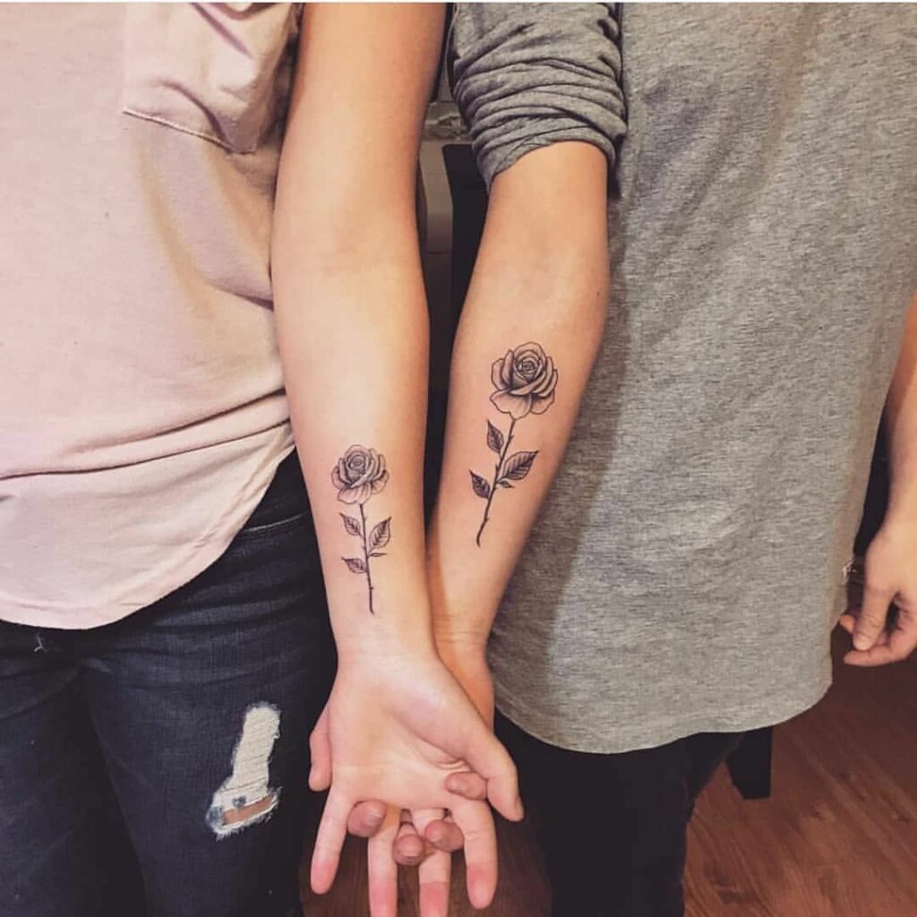 tatuajes de rosas para parejas 14