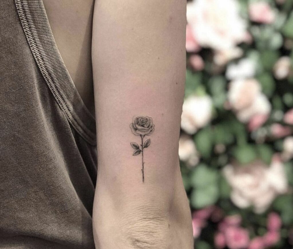 tatuajes de rosas pequenas 13