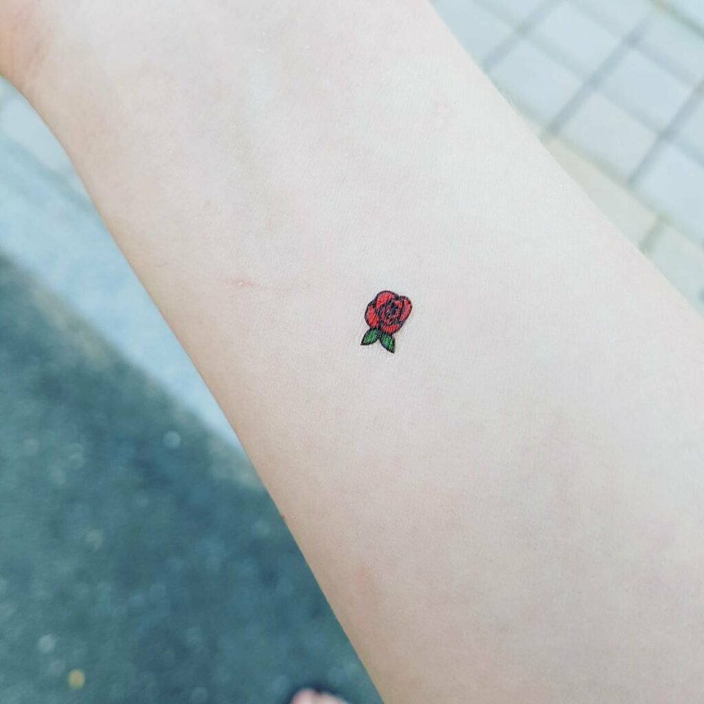 tatuajes de rosas pequenas 9