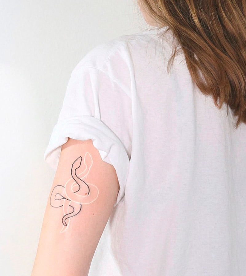 tatuajes minimalistas para mujeres 15