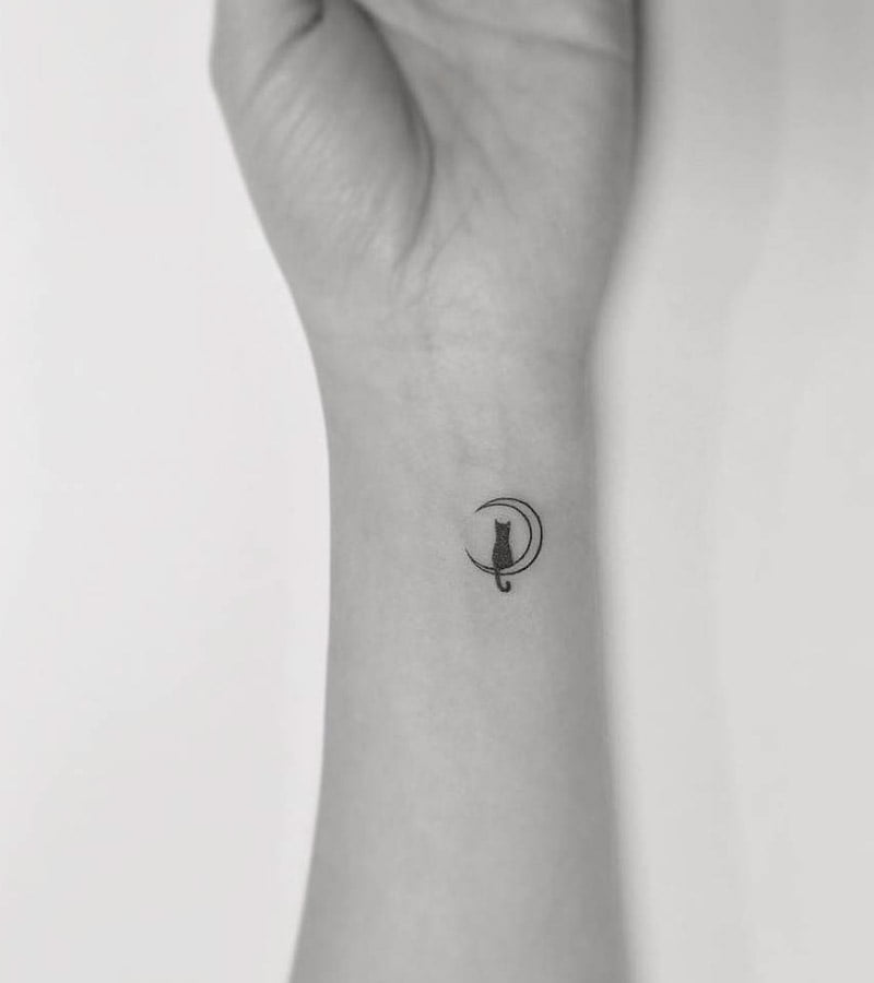 tatuajes minimalistas para mujeres 21