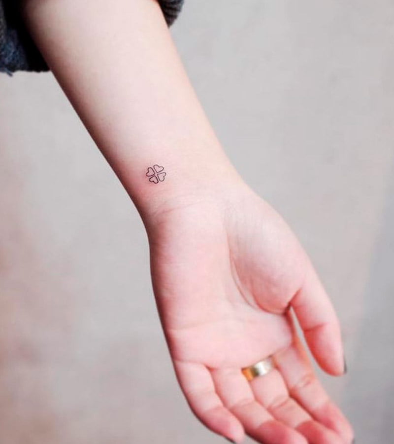 tatuajes minimalistas para mujeres 23