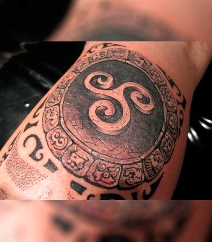 Tatuajes celtas trisquel