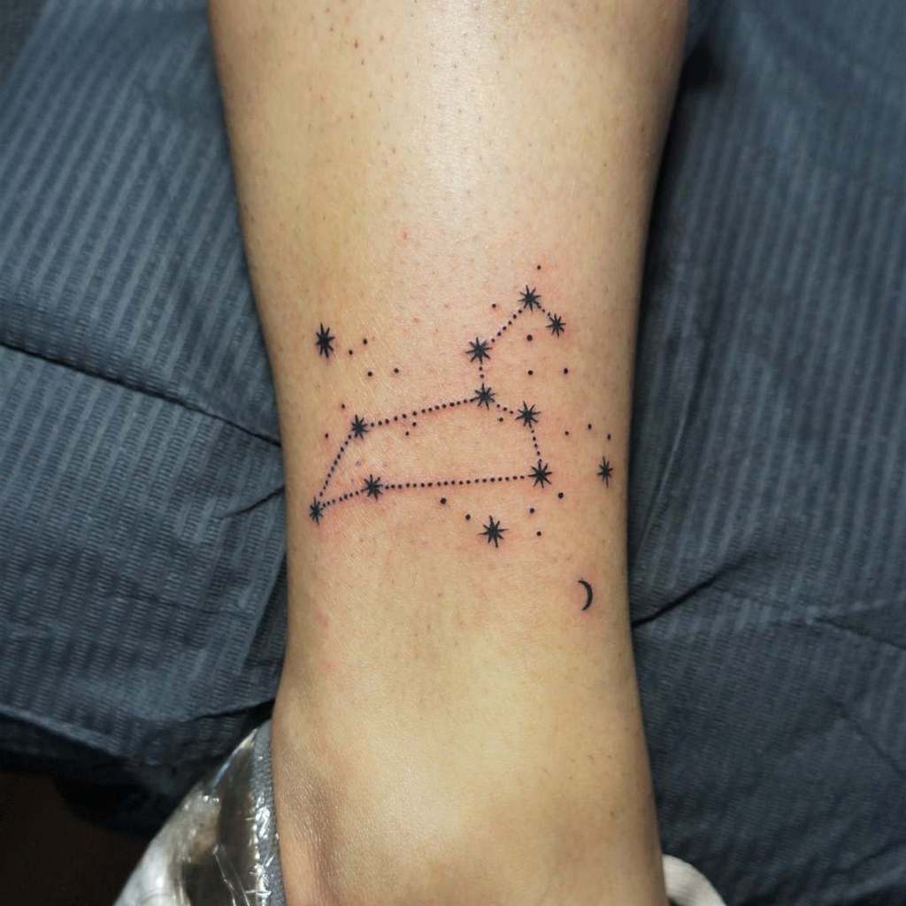 constelacion leo tatuaje