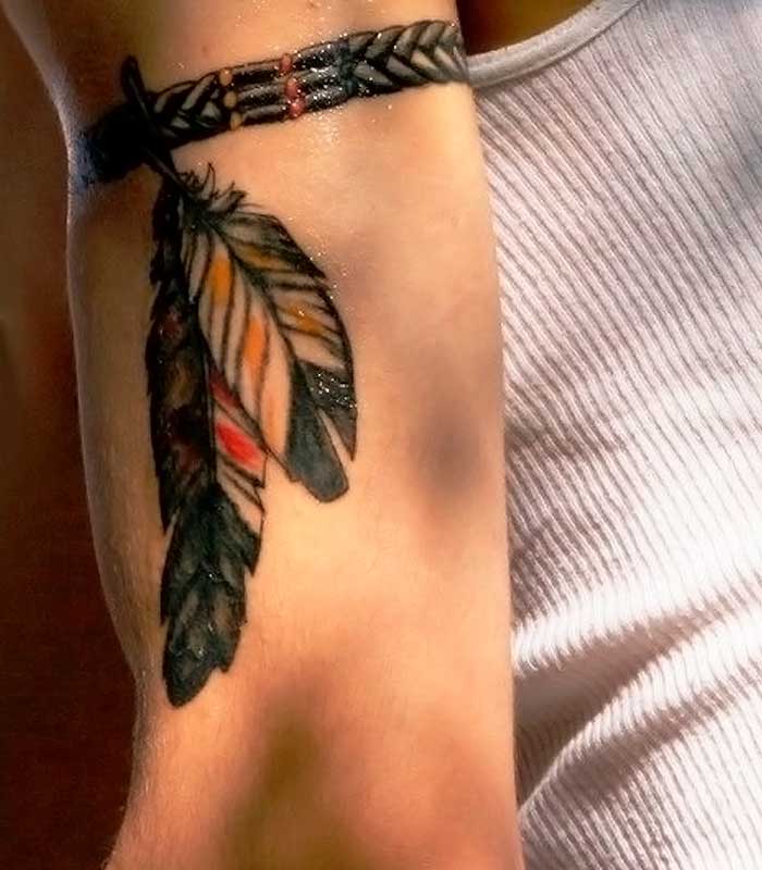 significado de tatuajes de plumas egipcias
