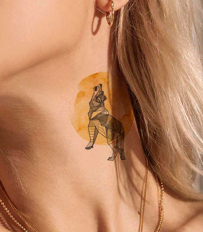 tattoos amarillos para mujeres