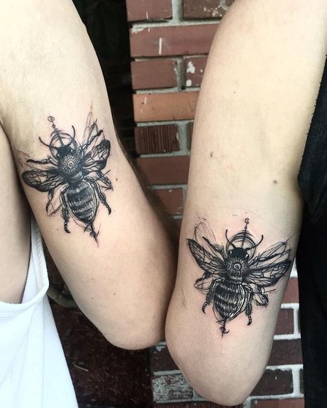 tattoos de abejas para enamorados