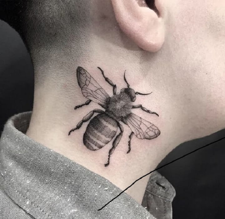 tattoos de abejas para hombre