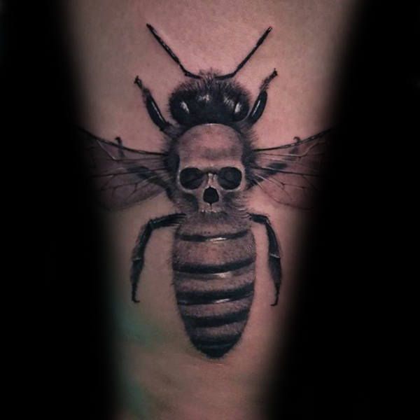 tattoos de abejas para hombres