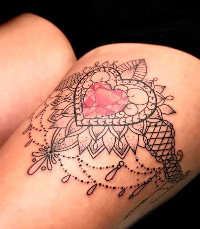 tattoos de corazon para mujeres