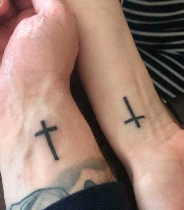tattoos de cruces para parejas