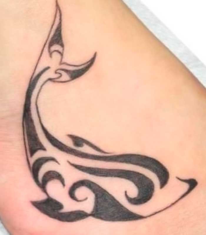 tattoos de delfines tribales