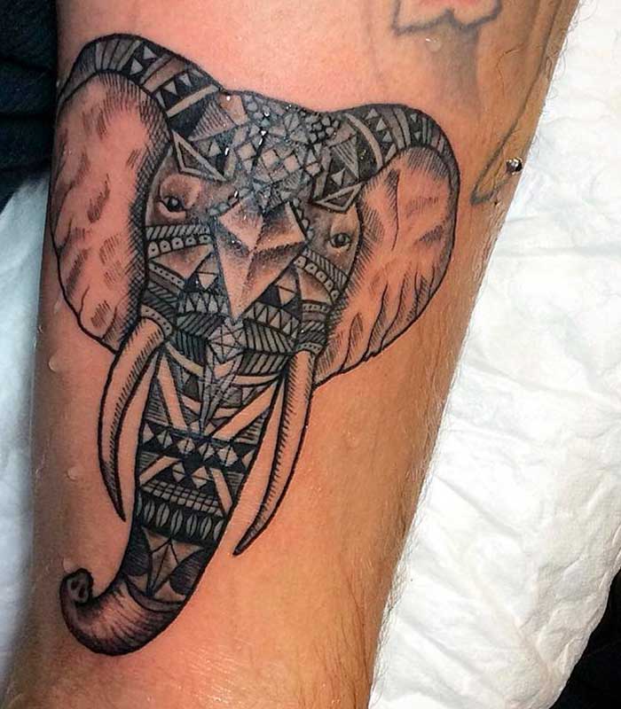 tattoos de elefantes tailandeses