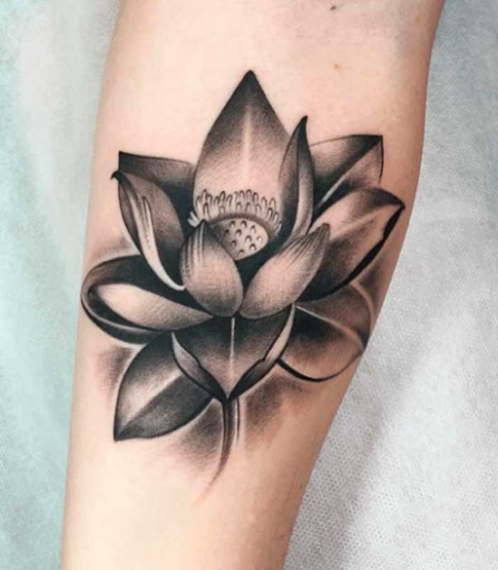 tattoos de flor de loto para tios