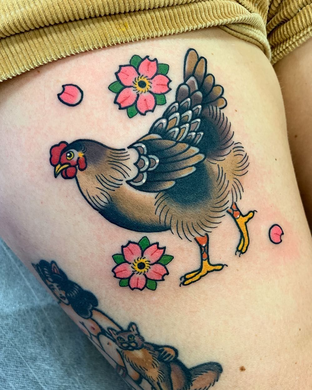 tattoos de gallos para damas