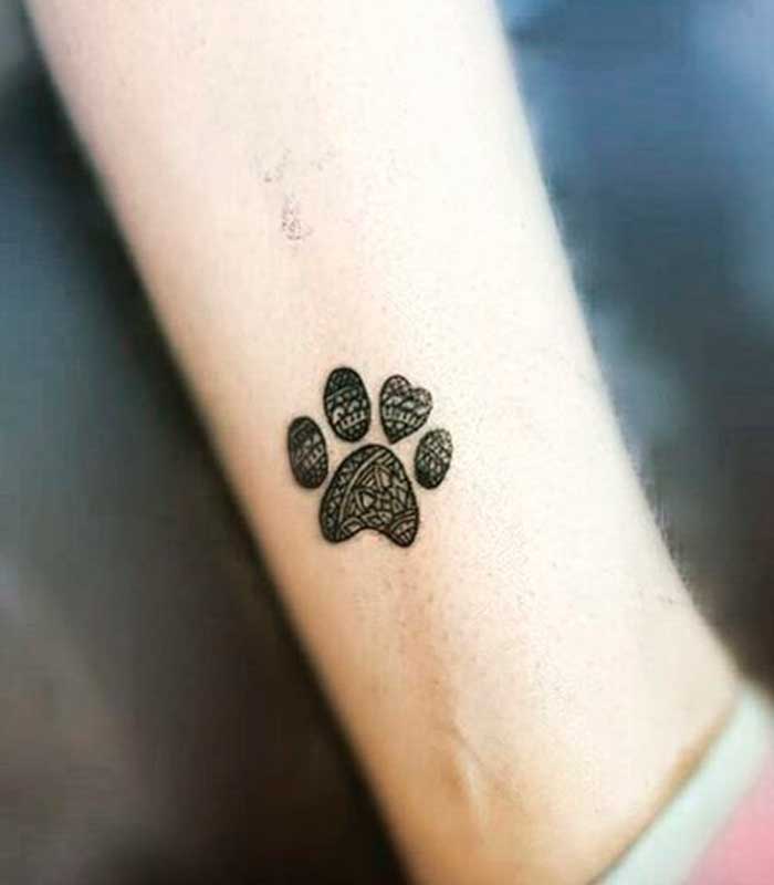 tattoos de huellas de perros