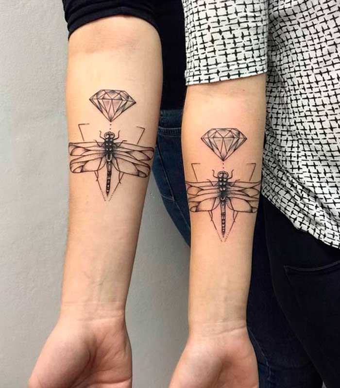 tattoos de libelulas para enamorados