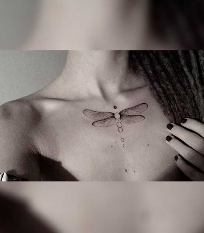 tattoos de libelulas para mujeres