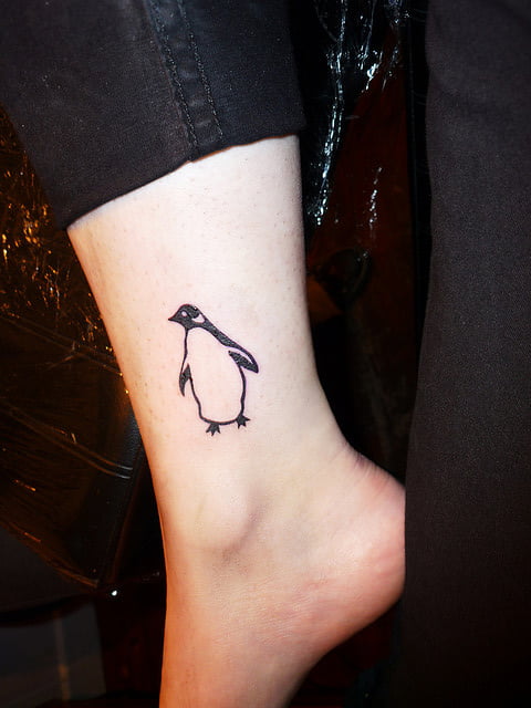 tattoos de pinguinos para chicas