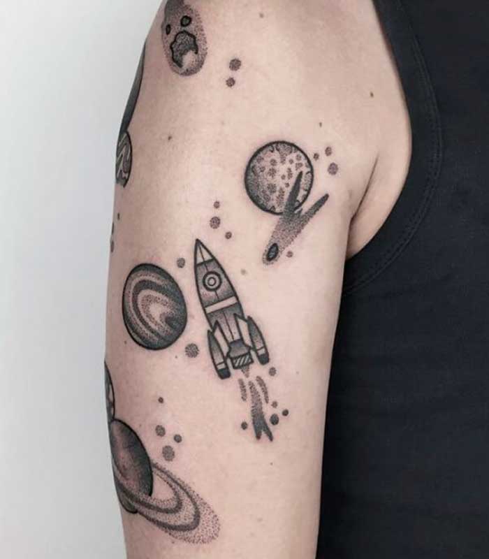 tattoos de planetas para chicos