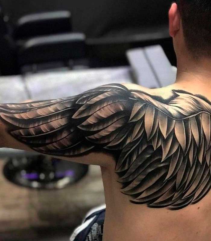 tattoos de plumas o alas de aguilas 1