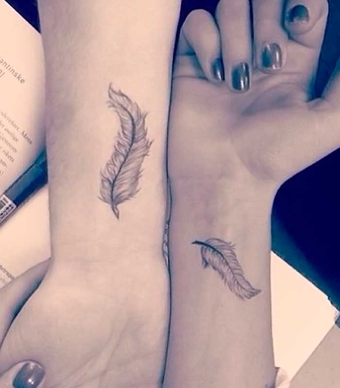 tattoos de plumas para relaciones