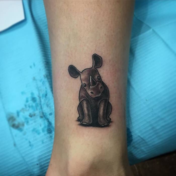 tattoos de rinocerontes para chicas