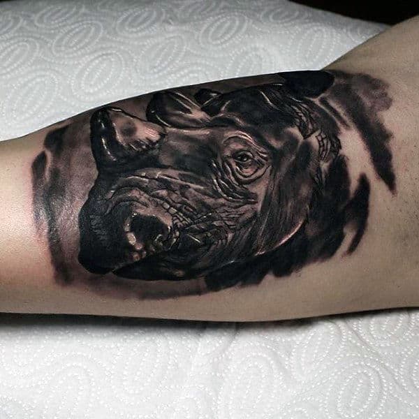 tattoos de rinocerontes para chicos