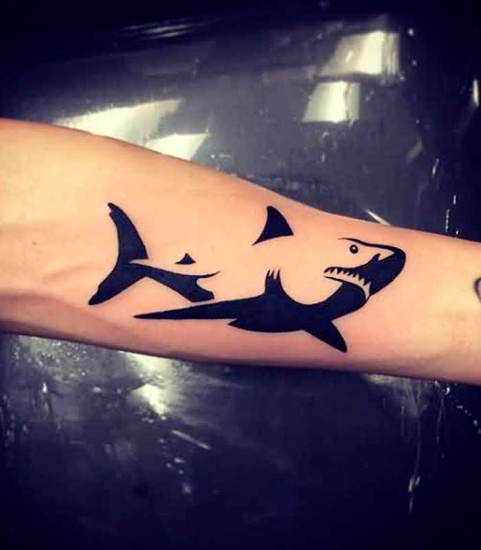 tattoos de tiburones para caballeros