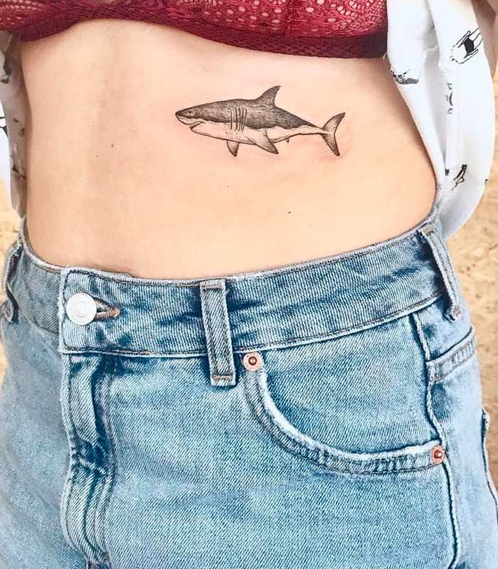tattoos de tiburones para damas