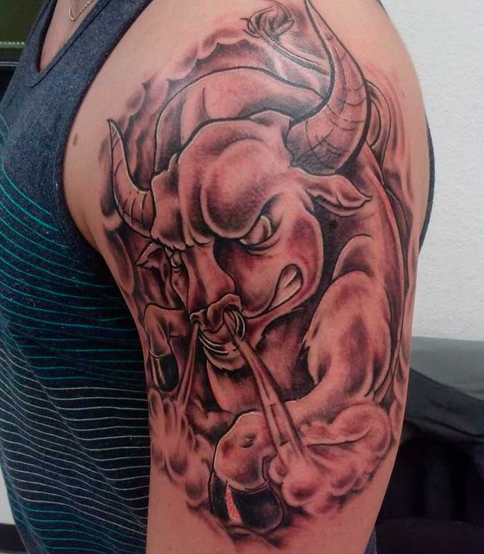 tattoos de toros en el brazo
