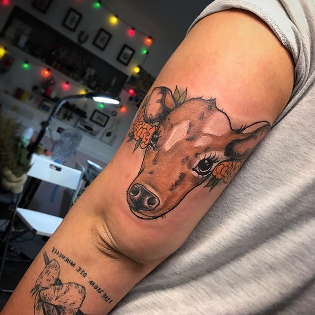 tattoos de vacas para mujeres