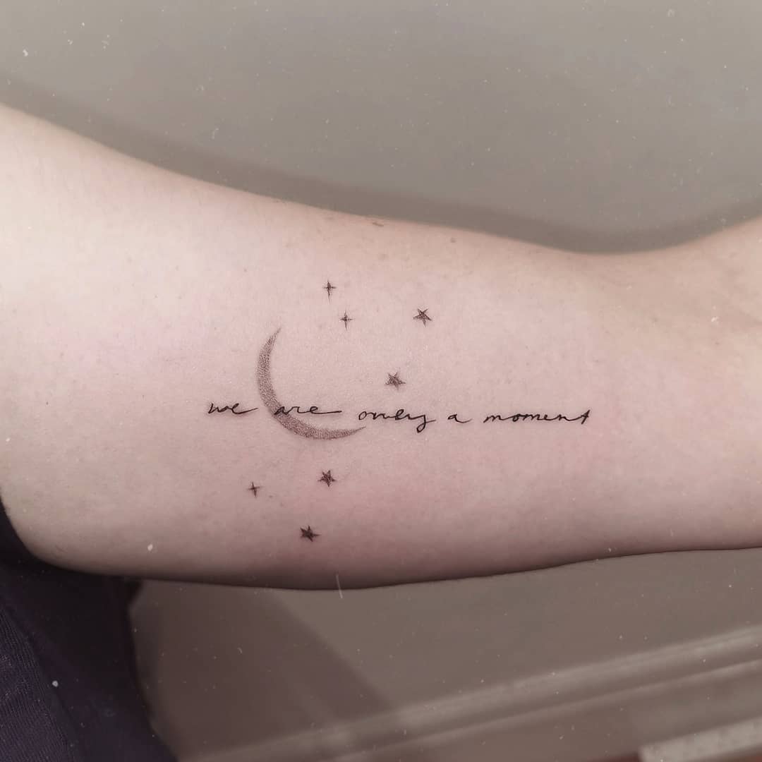 tattoos estrellas y lunas