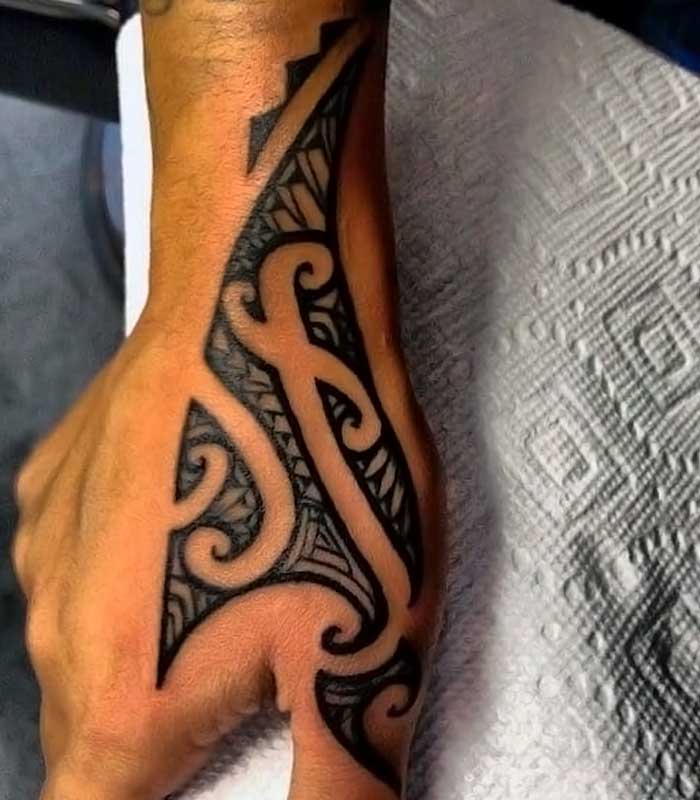 tattoos tribales en la mano
