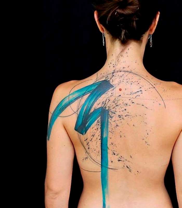 tattoos turquesas para mujeres
