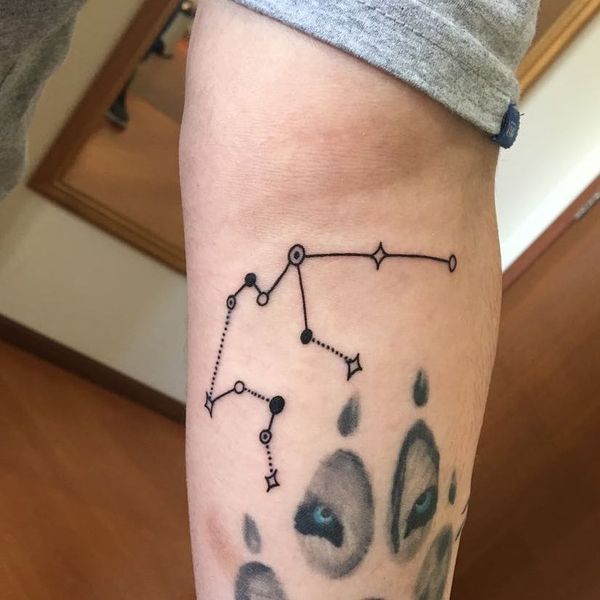 tatuaje de acuario y la constelacion