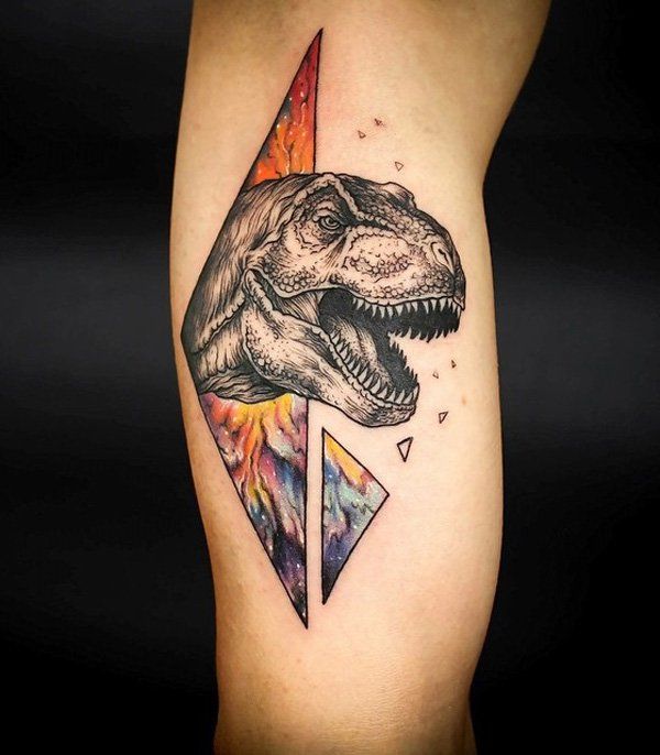 tatuaje de dinosaurio a colores