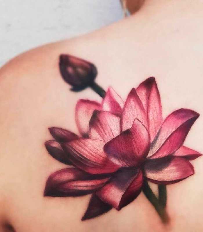 tatuaje de flor de loto para chicas