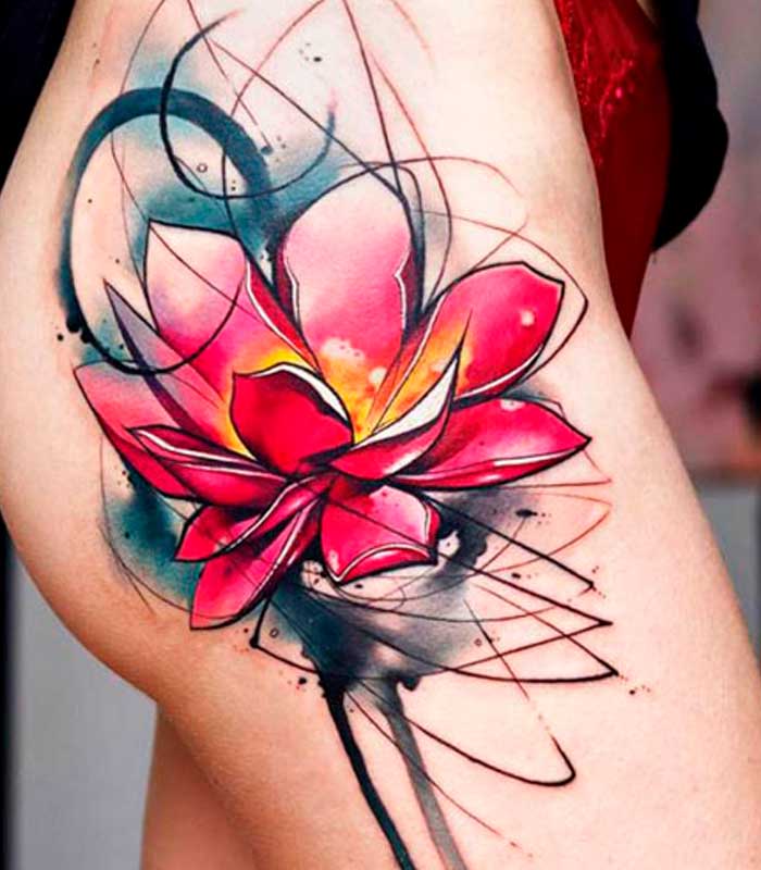 tatuaje de flor de loto para tias