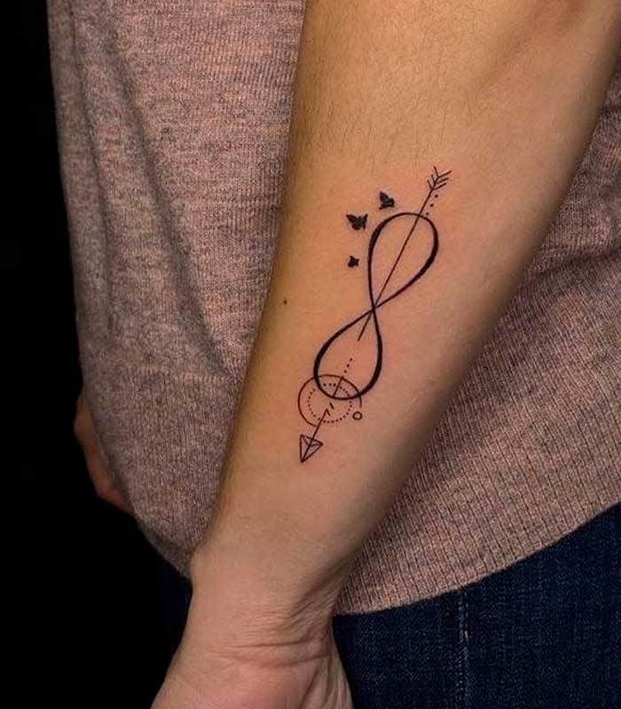 tatuaje infinito con flecha