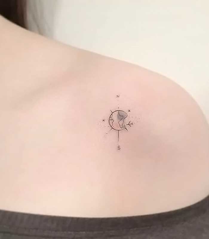 tatuaje pequeno del mundo
