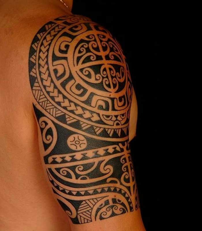 tatuajes celtas en el hombro