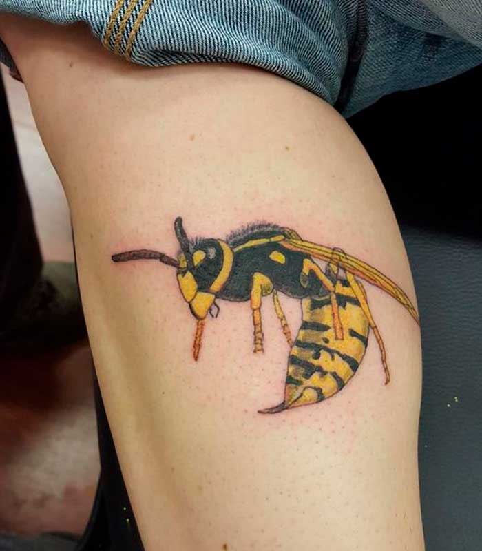 tatuajes de abejas amarillas